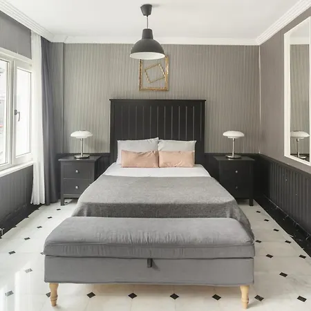Dreamy Flat With Bosphorus View In Rumeli Hisari Daire